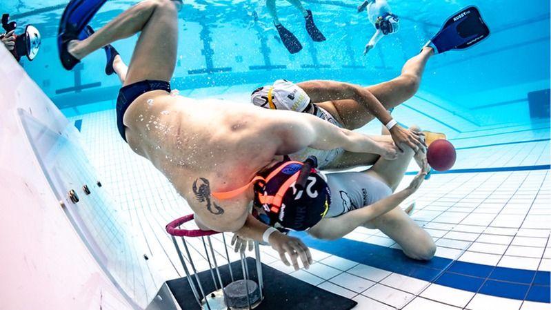 Underwater rugby: What it is & how to play
