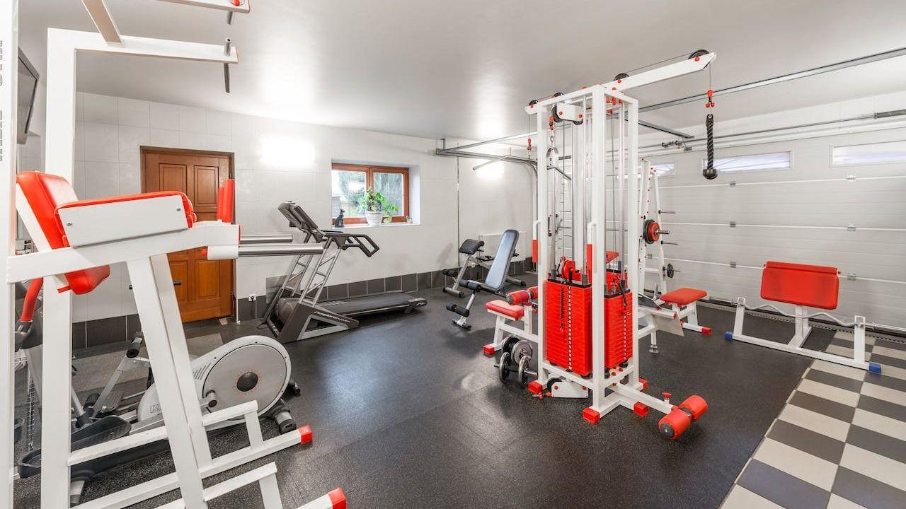 Gym cleaning 101: How to keep your gym clean